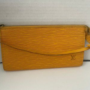 LOUIS VUITTON Epi Pochette Accessoires Pouch Yellow LV Auth 61919